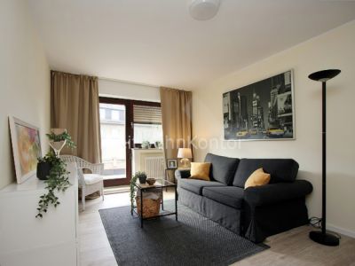 Ankommen & wohlf&uuml;hlen: Neu m&ouml;blierte 3-Zimmer-Wohnung mit Balkon, Stellplatz und Glasfaserinternet