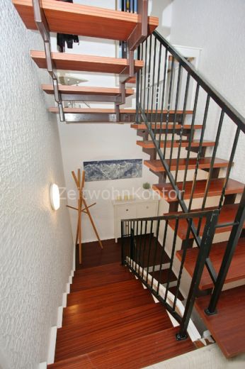 Ankommen & wohlf&uuml;hlen: Neu m&ouml;blierte 3-Zimmer-Wohnung mit Balkon, Stellplatz und Glasfaserinternet