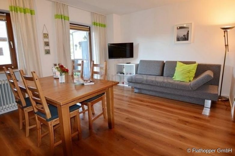 Ruhig gelegene 2-Zimmer-Wohnung mit Balkon in Chieming am Chiemsee