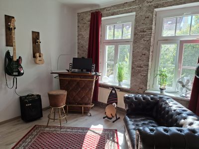 Gro&szlig;z&uuml;giges, m&ouml;bliertes 1 Zimmer Appartement 47m&sup2; zur tempor&auml;ren Untermiete