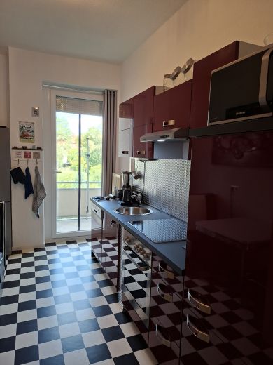 Gro&szlig;z&uuml;giges, m&ouml;bliertes 1 Zimmer Appartement 47m&sup2; zur tempor&auml;ren Untermiete