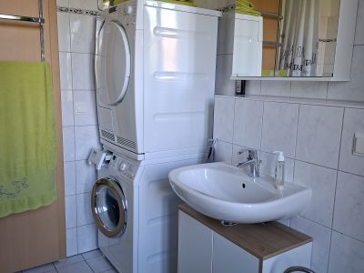 Gro&szlig;z&uuml;giges, m&ouml;bliertes 1 Zimmer Appartement 47m&sup2; zur tempor&auml;ren Untermiete