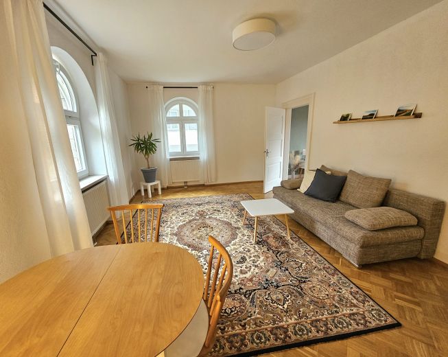 Wohnen auf Zeit im charmanten Altbau &ndash; ruhige & voll m&ouml;blierte 2-ZKB in B&uuml;hl-Neusatz