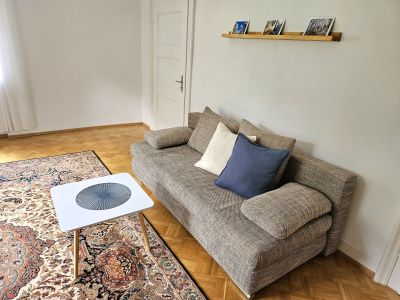 Wohnen auf Zeit im charmanten Altbau &ndash; ruhige & voll m&ouml;blierte 2-ZKB in B&uuml;hl-Neusatz