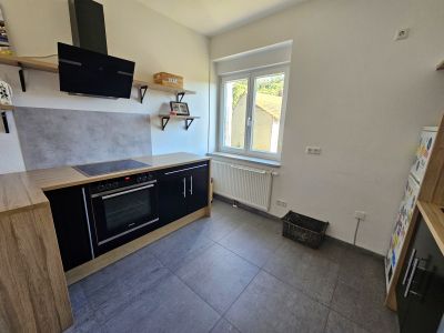 Wohnen auf Zeit im charmanten Altbau &ndash; ruhige & voll m&ouml;blierte 2-ZKB in B&uuml;hl-Neusatz