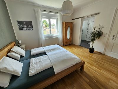 Wohnen auf Zeit im charmanten Altbau &ndash; ruhige & voll m&ouml;blierte 2-ZKB in B&uuml;hl-Neusatz