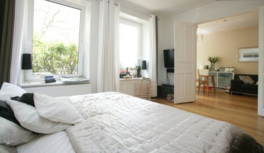 Wohnen auf Zeit - supersch&ouml;ne 3 Zi Altbauwohnung mit Balkon in HH Eimsb&uuml;ttel