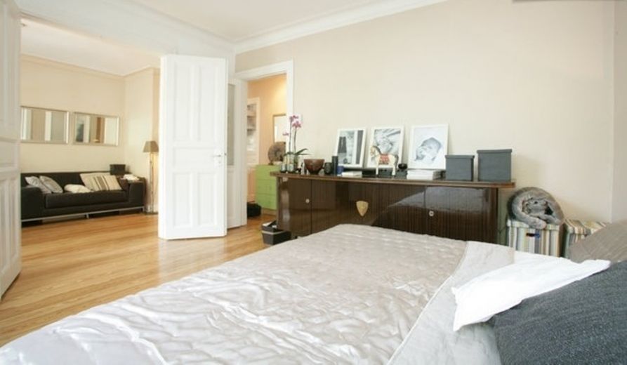 Wohnen auf Zeit - supersch&ouml;ne 3 Zi Altbauwohnung mit Balkon in HH Eimsb&uuml;ttel