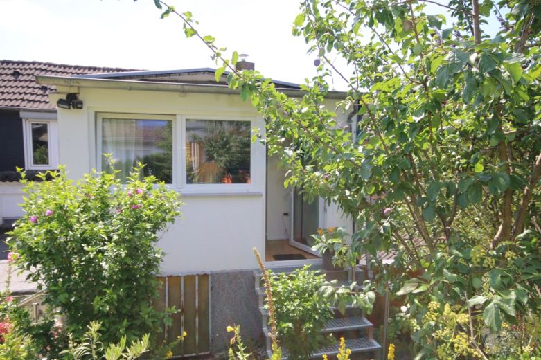 AbacO: Behaglich m&ouml;blierte Wohnung mit Treppchen zum Garten