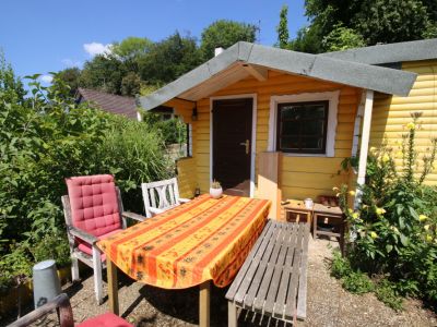 AbacO: Behaglich m&ouml;blierte Wohnung mit Treppchen zum Garten