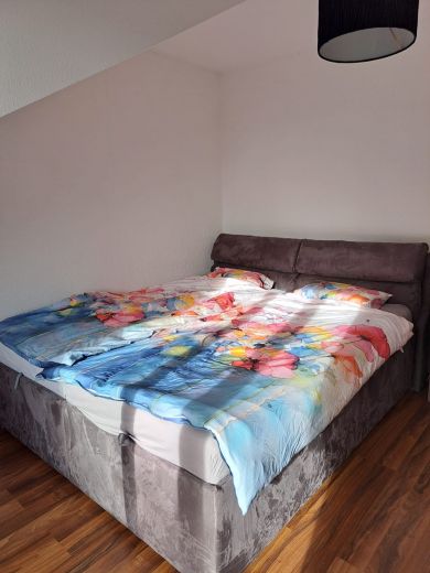 Vollm&ouml;blierte 3-Zi.-Wohnung mit Balkon in L&uuml;neburg &ndash; auf Zeit