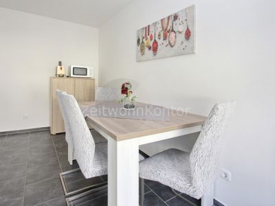 Hochwertig modern m&ouml;blierte 3 Raum-Wohnung mit aktivem WLAN und Balkon
