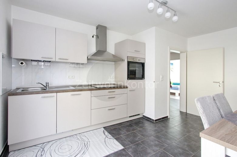 Hochwertig modern m&ouml;blierte 3 Raum-Wohnung mit aktivem WLAN und Balkon