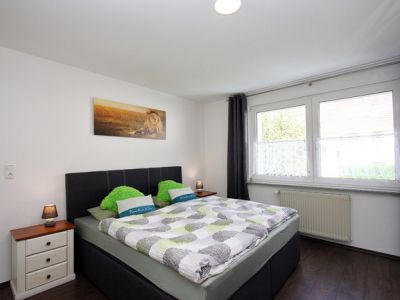 Hochwertig modern m&ouml;blierte 3 Raum-Wohnung mit aktivem WLAN und Balkon