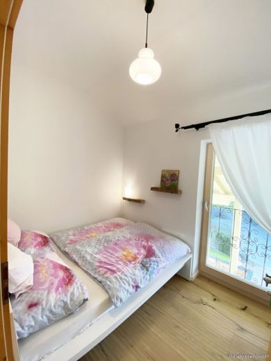 M&ouml;blierte 3-Zimmer-Dachgeschosswohnung in Eggst&auml;tt