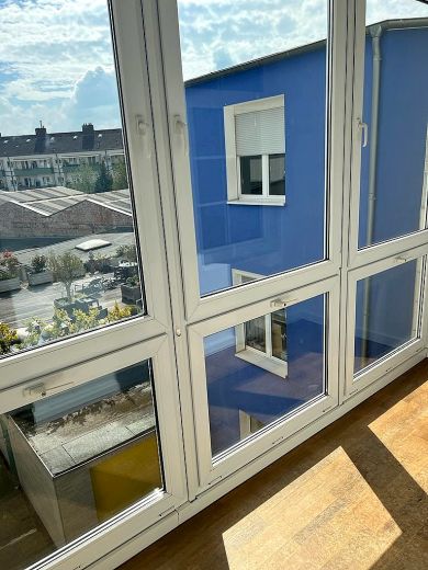 Unterbilk: Helle 3-Zimmer-Wohnung mit Sauna und Kamin