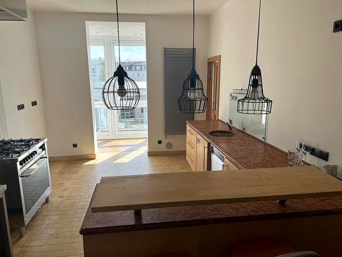 Unterbilk: Helle 3-Zimmer-Wohnung mit Sauna und Kamin