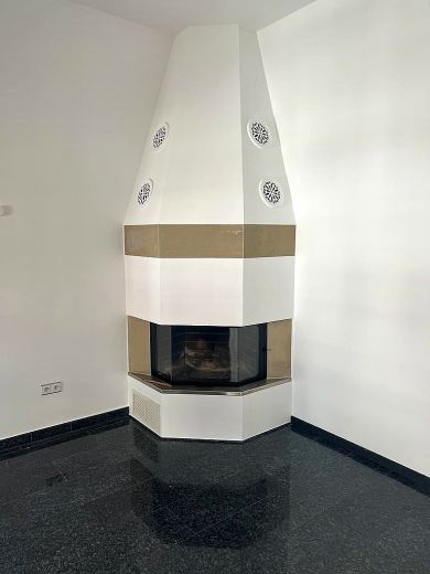 Unterbilk: Helle 3-Zimmer-Wohnung mit Sauna und Kamin
