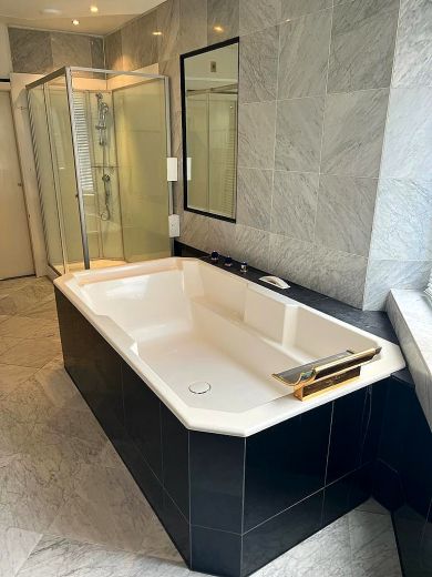 Unterbilk: Helle 3-Zimmer-Wohnung mit Sauna und Kamin