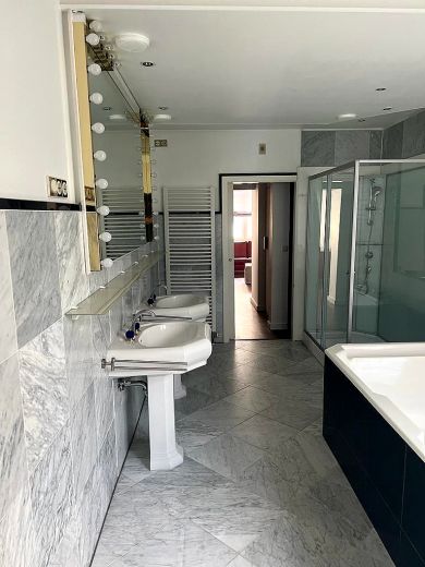 Unterbilk: Helle 3-Zimmer-Wohnung mit Sauna und Kamin