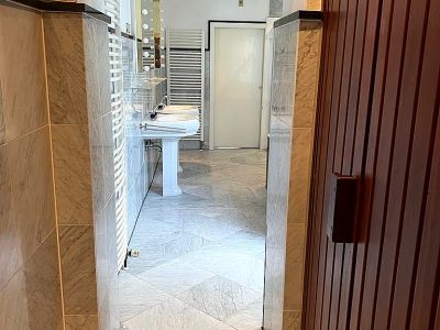 Unterbilk: Helle 3-Zimmer-Wohnung mit Sauna und Kamin