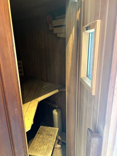 Unterbilk: Helle 3-Zimmer-Wohnung mit Sauna und Kamin