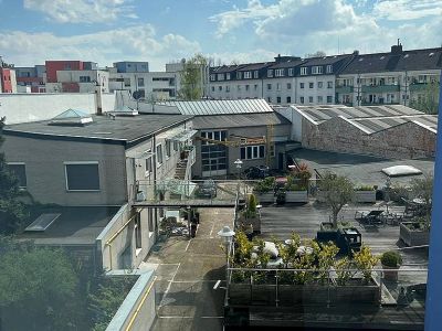 Unterbilk: Helle 3-Zimmer-Wohnung mit Sauna und Kamin
