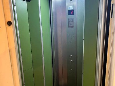 Unterbilk: Helle 3-Zimmer-Wohnung mit Sauna und Kamin