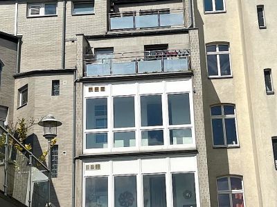 Unterbilk: Helle 3-Zimmer-Wohnung mit Sauna und Kamin