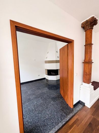 Unterbilk: Helle 3-Zimmer-Wohnung mit Sauna und Kamin