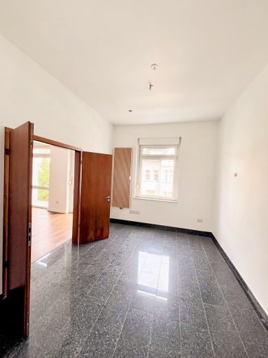 Unterbilk: Helle 3-Zimmer-Wohnung mit Sauna und Kamin