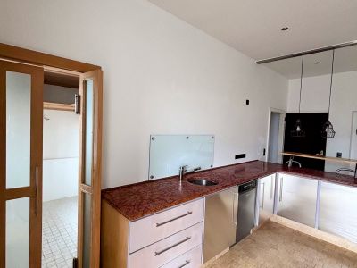 Unterbilk: Helle 3-Zimmer-Wohnung mit Sauna und Kamin
