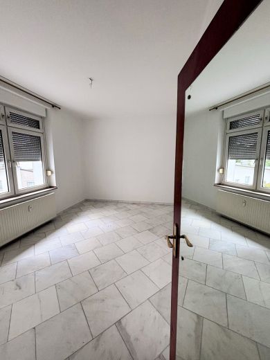 Unterbilk: Helle 3-Zimmer-Wohnung mit Sauna und Kamin