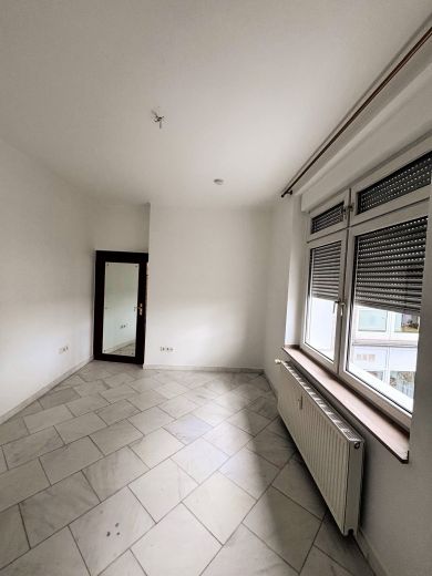 Unterbilk: Helle 3-Zimmer-Wohnung mit Sauna und Kamin