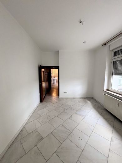 Unterbilk: Helle 3-Zimmer-Wohnung mit Sauna und Kamin