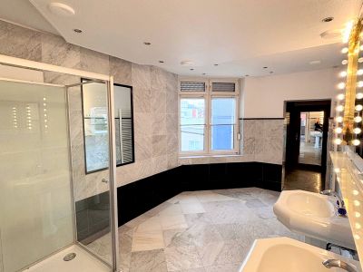 Unterbilk: Helle 3-Zimmer-Wohnung mit Sauna und Kamin