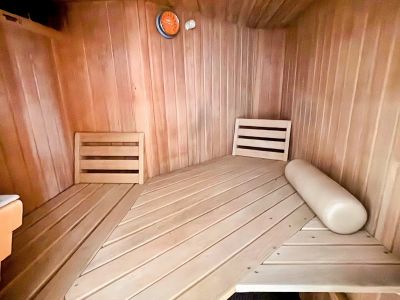 Unterbilk: Helle 3-Zimmer-Wohnung mit Sauna und Kamin