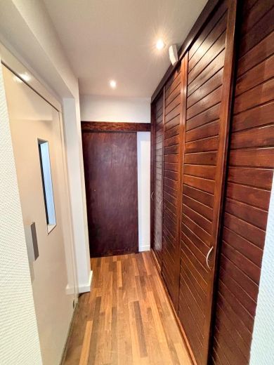 Unterbilk: Helle 3-Zimmer-Wohnung mit Sauna und Kamin