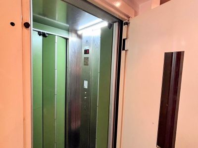 Unterbilk: Helle 3-Zimmer-Wohnung mit Sauna und Kamin