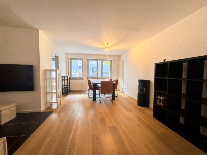 Oberkassel: 2-Zimmmer- Wohnung mit Stellplatz