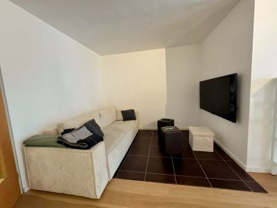 Oberkassel: 2-Zimmmer- Wohnung mit Stellplatz