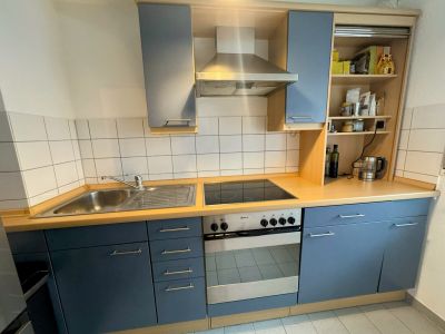 Oberkassel: 2-Zimmmer- Wohnung mit Stellplatz
