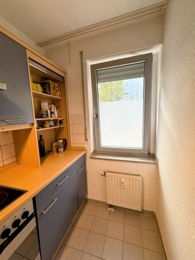 Oberkassel: 2-Zimmmer- Wohnung mit Stellplatz