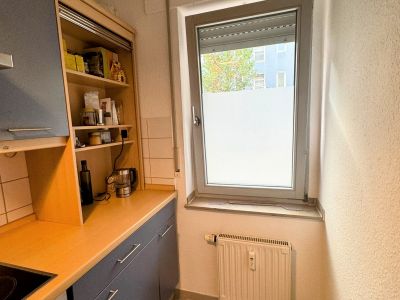 Oberkassel: 2-Zimmmer- Wohnung mit Stellplatz