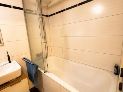 Oberkassel: 2-Zimmmer- Wohnung mit Stellplatz