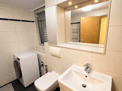Oberkassel: 2-Zimmmer- Wohnung mit Stellplatz