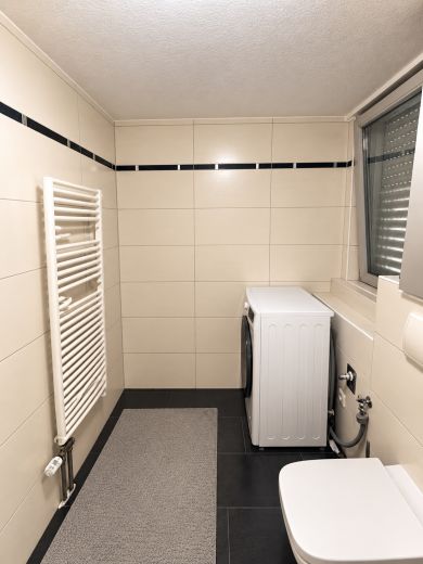 Oberkassel: 2-Zimmmer- Wohnung mit Stellplatz