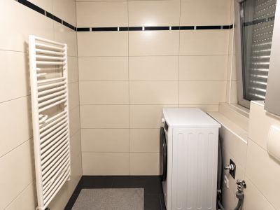 Oberkassel: 2-Zimmmer- Wohnung mit Stellplatz