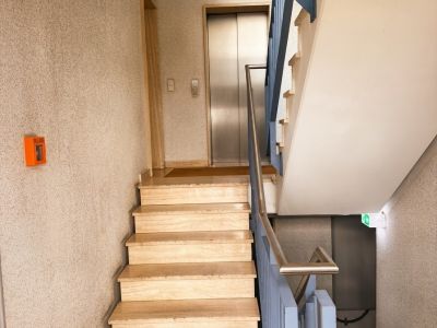Oberkassel: 2-Zimmmer- Wohnung mit Stellplatz
