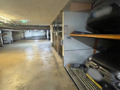 Oberkassel: 2-Zimmmer- Wohnung mit Stellplatz
